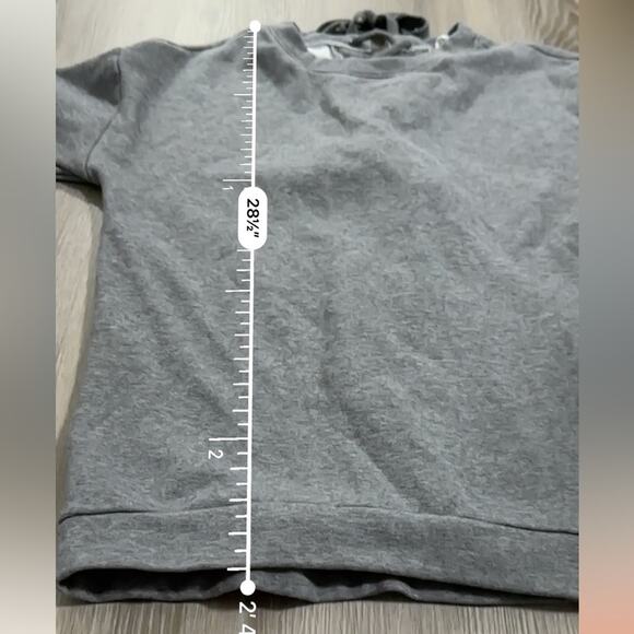 Fabletics Nina Gray Long Sleeve Lace Up Back Pullover Sweatshirt Sweater Size M‎ - Picture 11 of 11